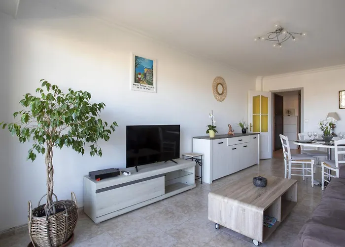Апартаменты Le Beach-4 By Interhome